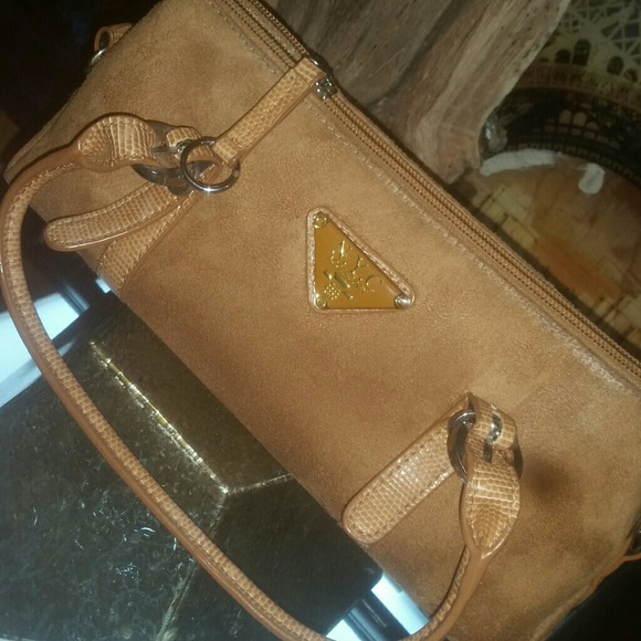 NYC Accessory crossbody - Picture 2 of 3